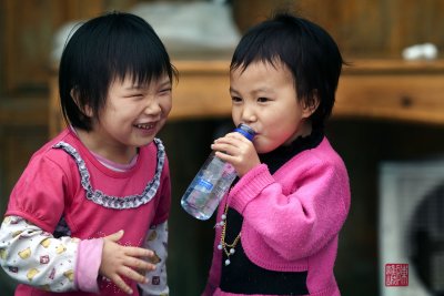Children at Da Zai village, Long Ji.