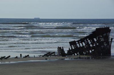 Peter Iredale shipwrecked in 1906