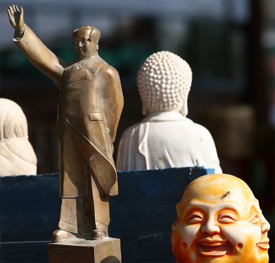 Mao Among The Buddhas? (Oct 07)
