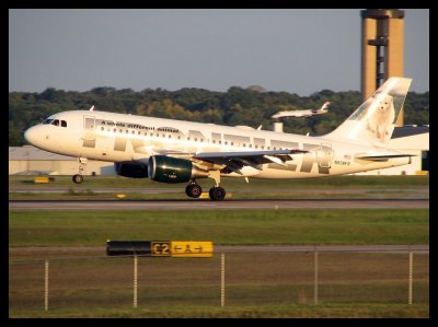 Frontier Airlines Airbus A319 (N938FR)