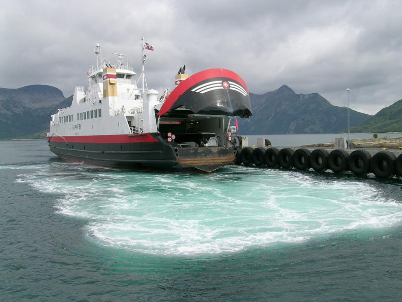 Hamroy Ferry docking