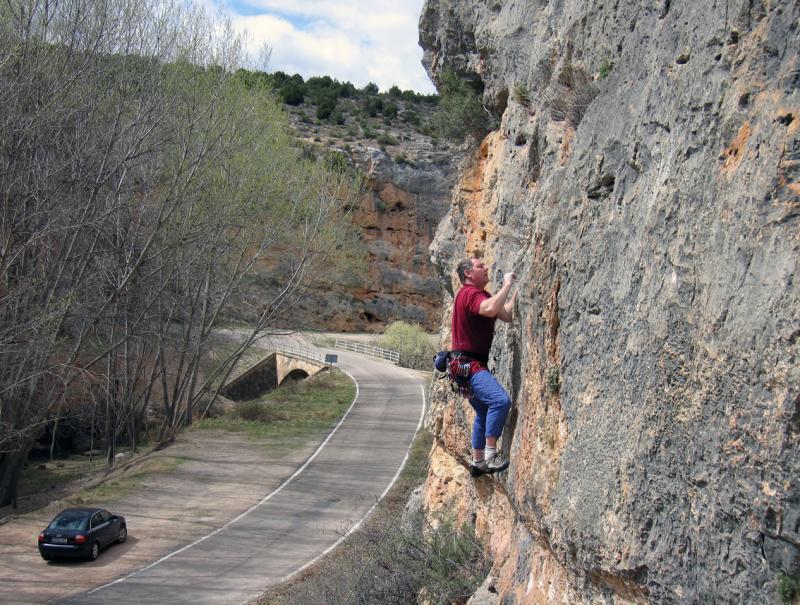 Roadside cragging Jaraba