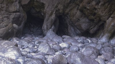 Boulders or eggs in the cave?