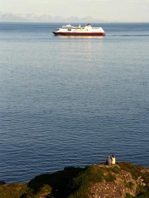 Passing ferry, Lofoten