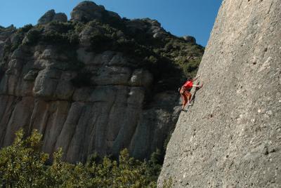 Alan James on Xincarro, a 6a+, Montserrat South