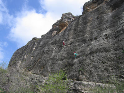 Patones major top-roping on Mur de Lamentations