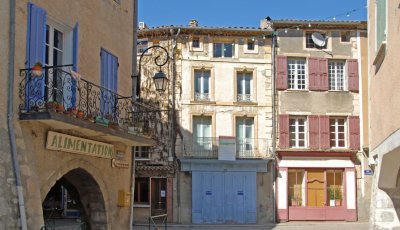 Buis les Baronnies, pastel shades