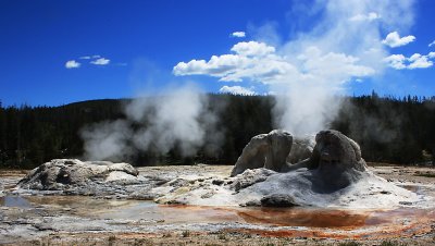 Grotto Geyser 2