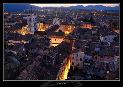 Lucca (...by night...)