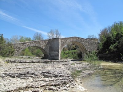 pont romain Mane.JPG