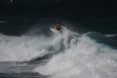 Hookipa surfing