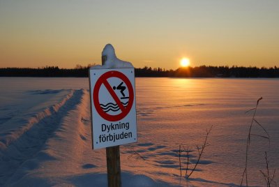 diving not allowed. hm. 20 cm thick rock hard ice, -20 degrees celsius, lots of snow....