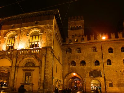 BOLOGNA : Palazzo del Podesta' (left) and Palazzo Re Enzo (right) - The palace was built in 1245