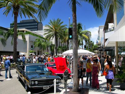 People and nice cars @ Rodeo Drive, Beverly Hills
