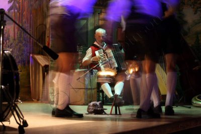 08-08-02-21-41-13_Miners Dance FamilieGundolf Tyrolean evening Innsbruck_8326.JPG