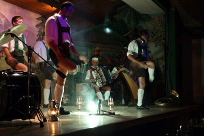 08-08-02-21-42-32_Miners Dance FamilieGundolf Tyrolean evening Innsbruck_8331.JPG