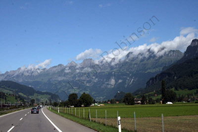08-08-03-11-07-02_Heading for Lake Lucerne_8390.JPG