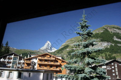 08-08-06-09-38-25_Matterhorn from Zermatt Station Square_6754.JPG