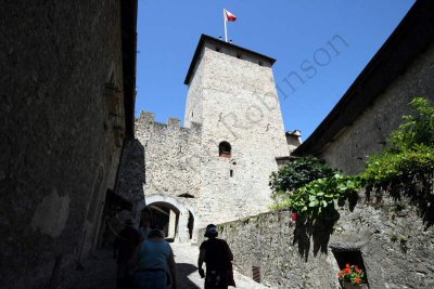 08-08-05-13-59-39_2nd Courtyard Chillon Castle Veytaux_6608.JPG