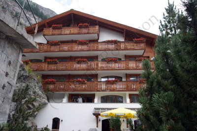 08-08-05-17-58-49_Hotel Tschugge Zermatt_6718.JPG