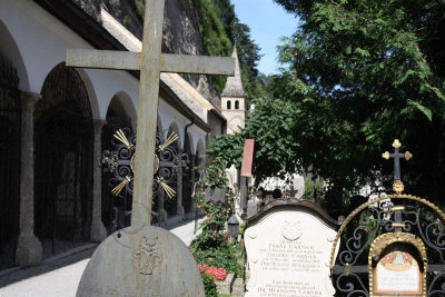 08-08-10-10-39-33_Graveyard that inspired the scene in Sound of music  Salzburg _7686.jpg