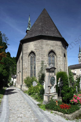 08-08-10-10-42-56_Graveyard that inspired the scene in Sound of music  Salzburg _7691.jpg