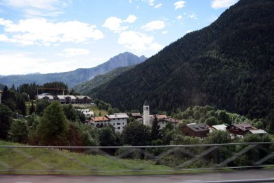 08-08-09-11-15-33_SS51 heading west to Cortina_7143.jpg
