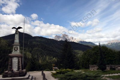 08-08-09-11-16-01_SS51 heading west to Cortina_7144.jpg