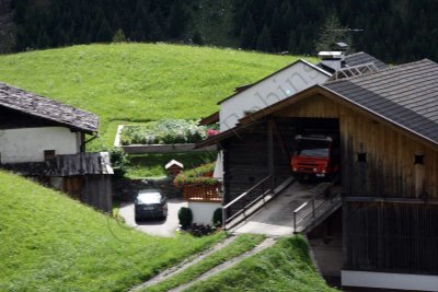 08-08-09-15-18-03_Up into the Dolomites_7422.jpg