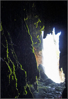 Cave in El Monasterio de Piedra