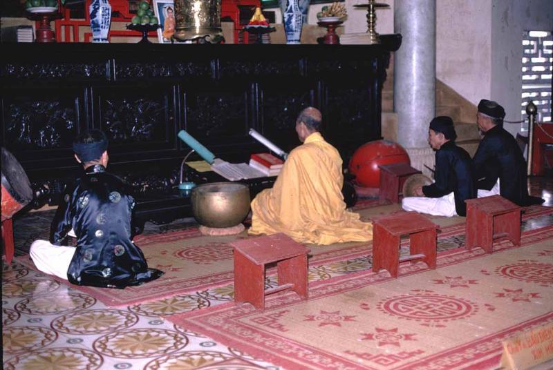 76 Buddist Temple interior.jpg