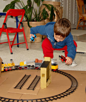 Train-Play