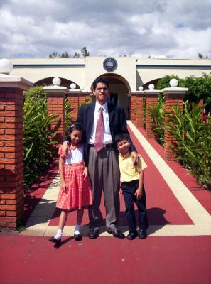 Alejandra, Papi y David