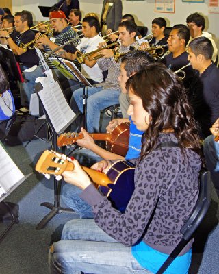 Radio Bilinge's Mariachi Workshops - 2009