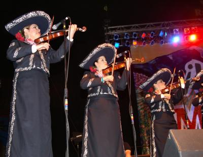 Mariachi Mujer 2000-009.jpg