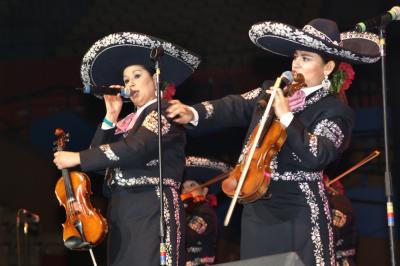 Mariachi Mujer 2000-012.jpg