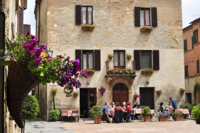 Relaxing in Pienza