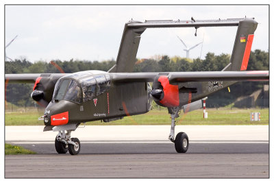 North American Rockwell OV-10B Bronco (F-AZKM)
