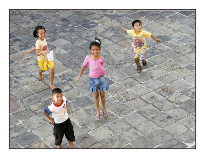 Wat Arun children
