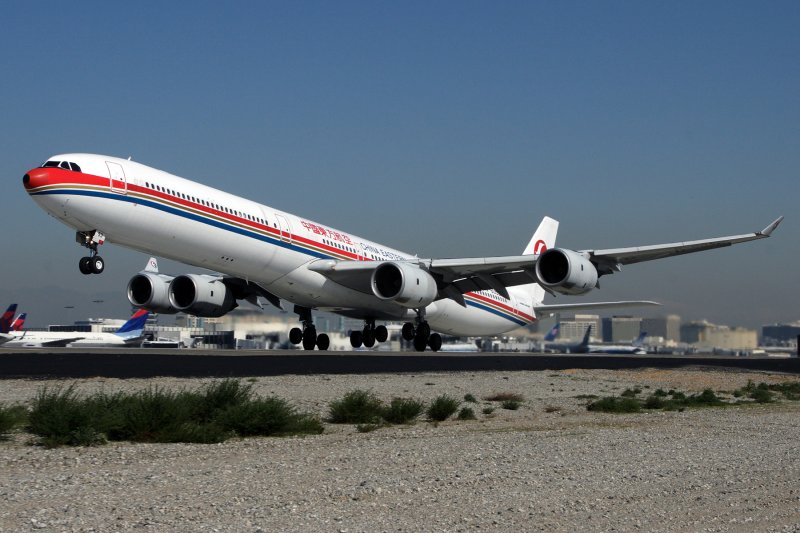 CHINA EASTERN AIRBUS A340 600 LAX RF IMG_3571.jpg