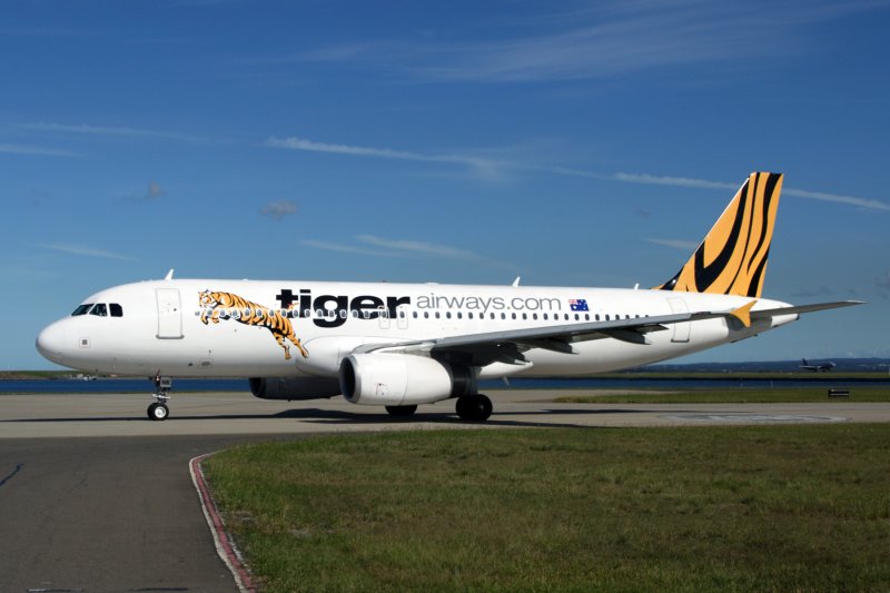 TIGER AIRWAYS AIRBUS A320 SYD RF IMG_3692.jpg