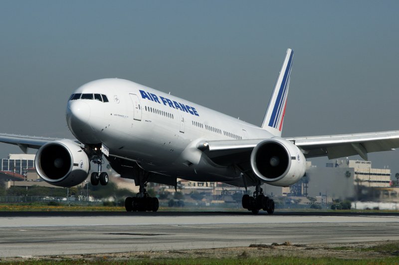 AIR FRANCE BOEING 777 200 LAX RF IMG_3613.jpg