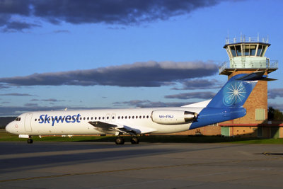 SKYWEST FOKKER 100 PER RF 1886 14.jpg