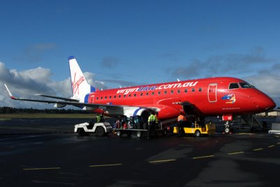 VIRGIN BLUE EMBRAER 170 HBA RF IMG_0839.jpg