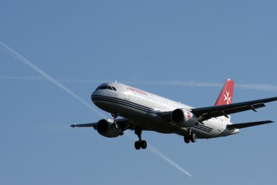 AIR MALTA AIRBUS A320 LHR RF IMG_3587.jpg
