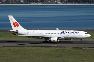 AIR CALIN AIRBUS A330 200 SYD RF IMG_4094.jpg