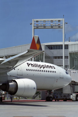 PHILIPPINES AIRBUS A330 300 MNL RF.jpg