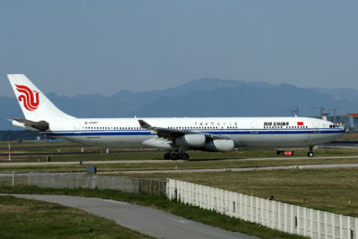 AIR CHINA AIRBUS A330 300 BJS RF IMG_3974.jpg