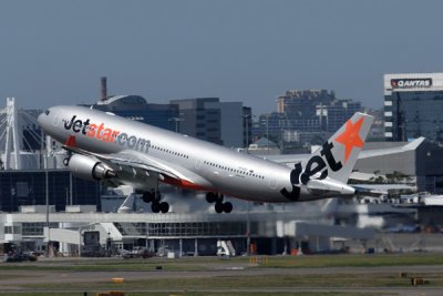 JETSTAR AIRBUS A330 200 SYD RF IMG_4632.jpg