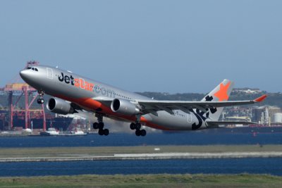 JETSTAR AIRBUS A330 200 SYD RF IMG_4716.jpg